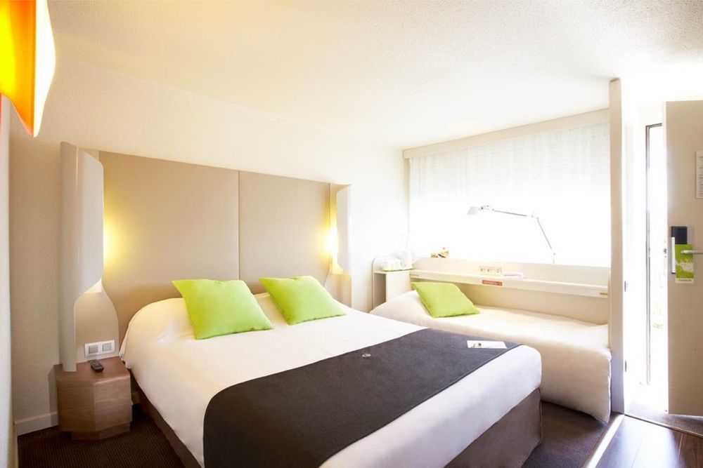 Campanile Annemasse - Geneve Hotel Habitación foto